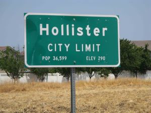 [Photo: Hollister-CA]